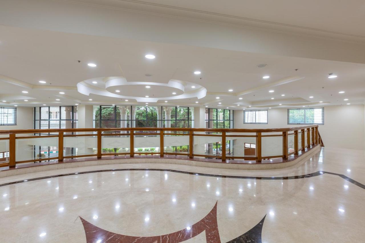 Kstdc Kumarakrupa Hotel Бангалор Екстериор снимка