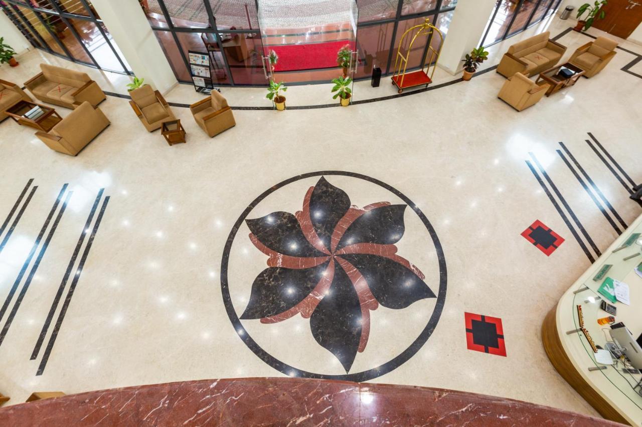 Kstdc Kumarakrupa Hotel Бангалор Екстериор снимка