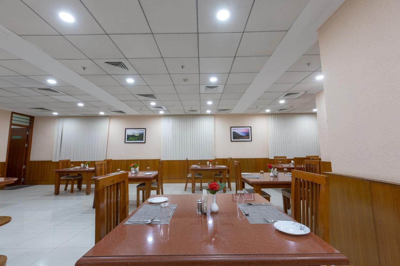 Kstdc Kumarakrupa Hotel Бангалор Екстериор снимка
