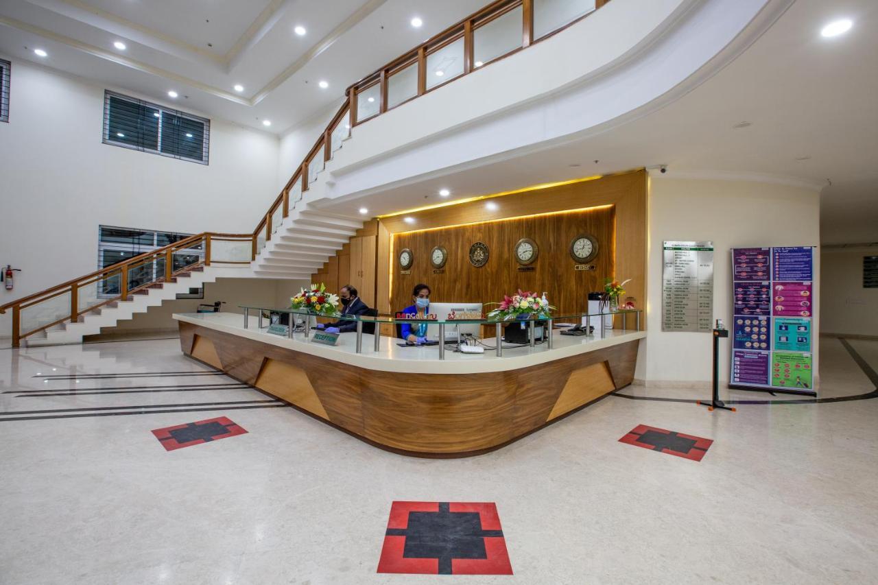 Kstdc Kumarakrupa Hotel Бангалор Екстериор снимка