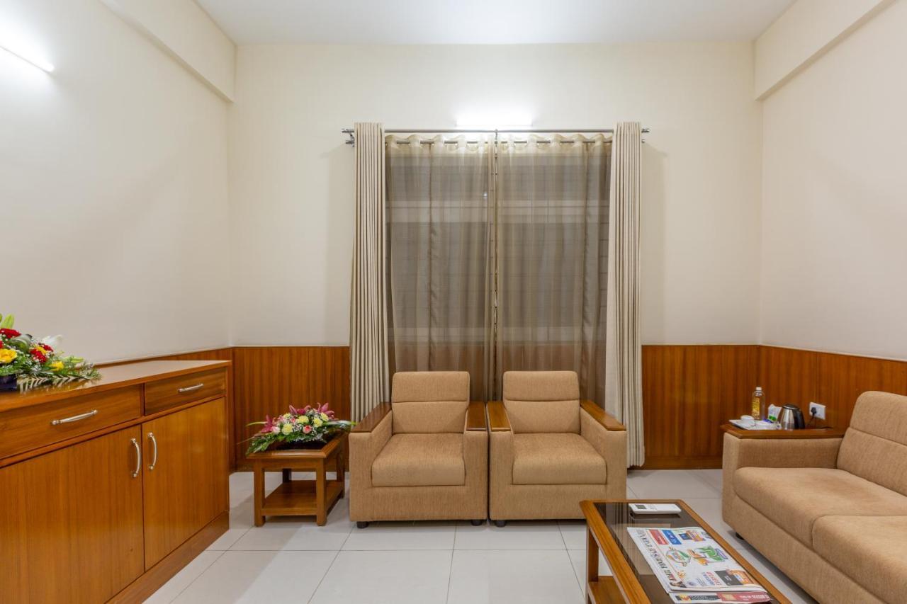 Kstdc Kumarakrupa Hotel Бангалор Екстериор снимка