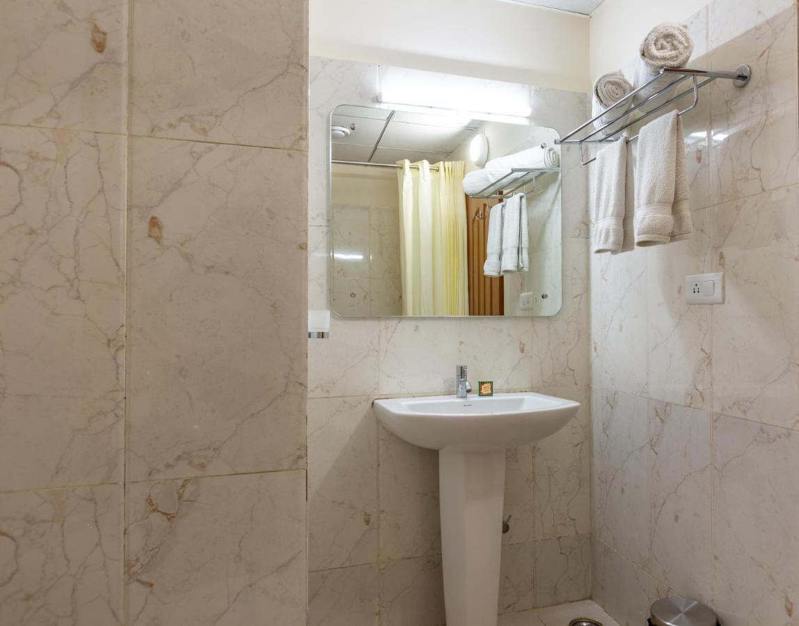 Kstdc Kumarakrupa Hotel Бангалор Екстериор снимка
